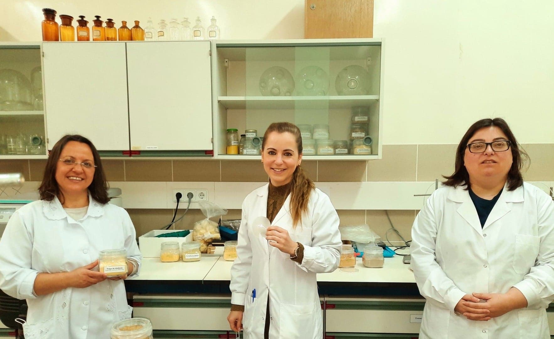 Equipa da Universidade de Coimbra cria embalagens comestíveis a partir de resíduos da indústria agroalimentar